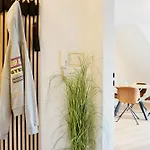 Lounge Mit Privatem Stellplatz Fuer Bis Zu 4 Personen - Stadtnah * Koblenz (Rhineland-Palatinate)
