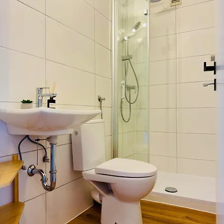 Lounge Mit Privatem Stellplatz Fuer Bis Zu 4 Personen - Stadtnah