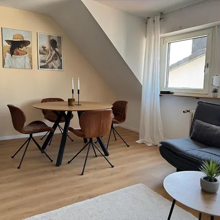 Lounge Mit Privatem Stellplatz Fuer Bis Zu 4 Personen - Stadtnah *