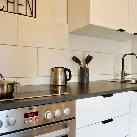 Lounge Mit Privatem Stellplatz Fuer Bis Zu 4 Personen - Stadtnah Appartement Coblence