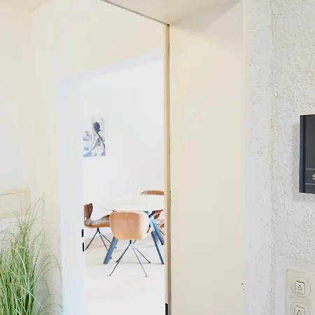Lounge Mit Privatem Stellplatz Fuer Bis Zu 4 Personen - Stadtnah *