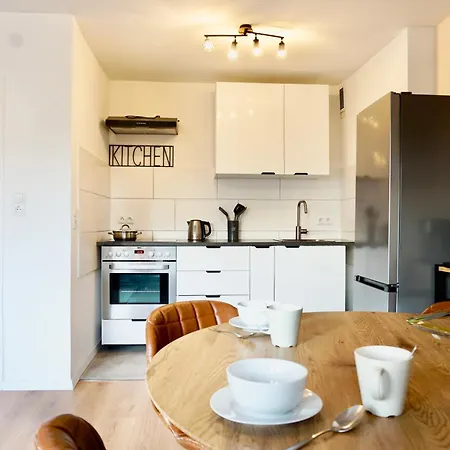 Lounge Mit Privatem Stellplatz Fuer Bis Zu 4 Personen - Stadtnah Appartement *