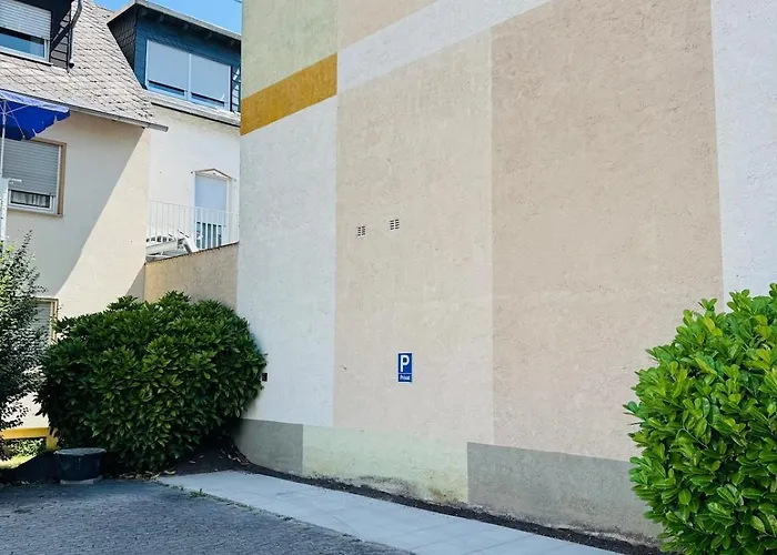 Lounge Mit Privatem Stellplatz Fuer Bis Zu 4 Personen - Stadtnah Apartamento